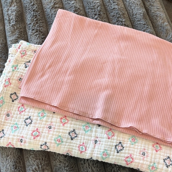 Hudson Baby/Modern Baby baby girl blankets - Picture 3 of 4
